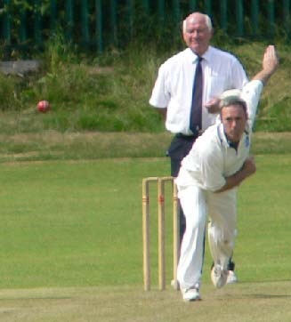 bowling - normal vision with red ball